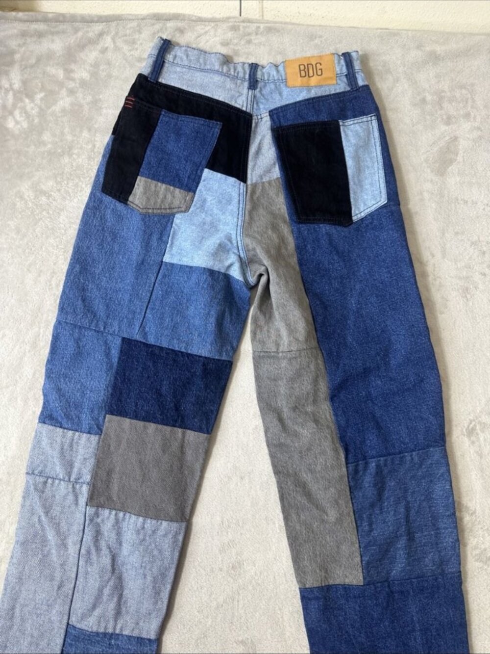 BDG high rise baggy patchwork embroidered jeans womens 28 wide leg - Picture 7 of 9